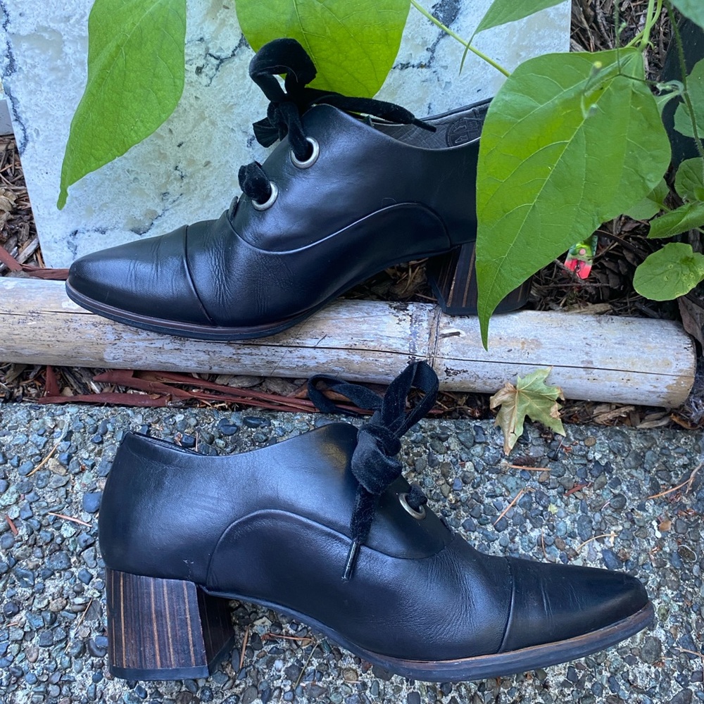 Pikolinos Black Leather Heeled Shoes